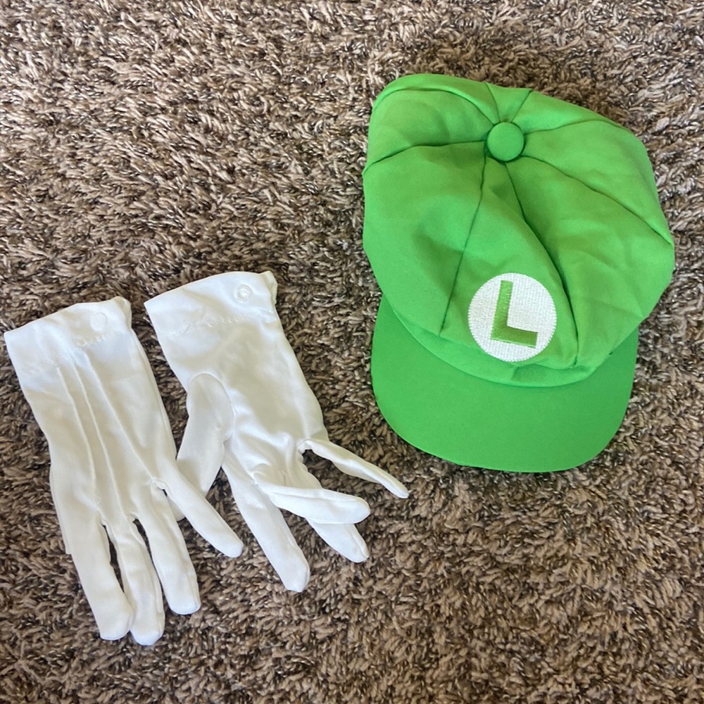 LUIGI HAT AND GLOVES